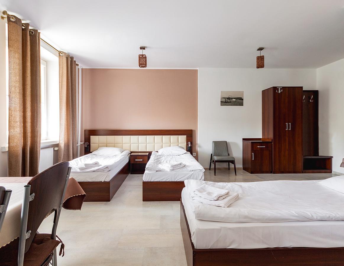 Avion Hotel Świdnik Exteriér fotografie